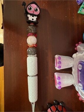 Disney doorables ace of spades bling pen Alice in wonderland